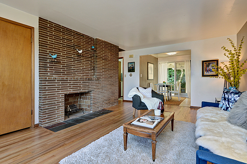 Property Photo: Living room 3847 Letitia Avenue S WA 98118