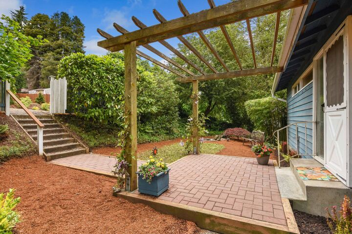 Property Photo:  23321 75th Ave W  WA 98026 