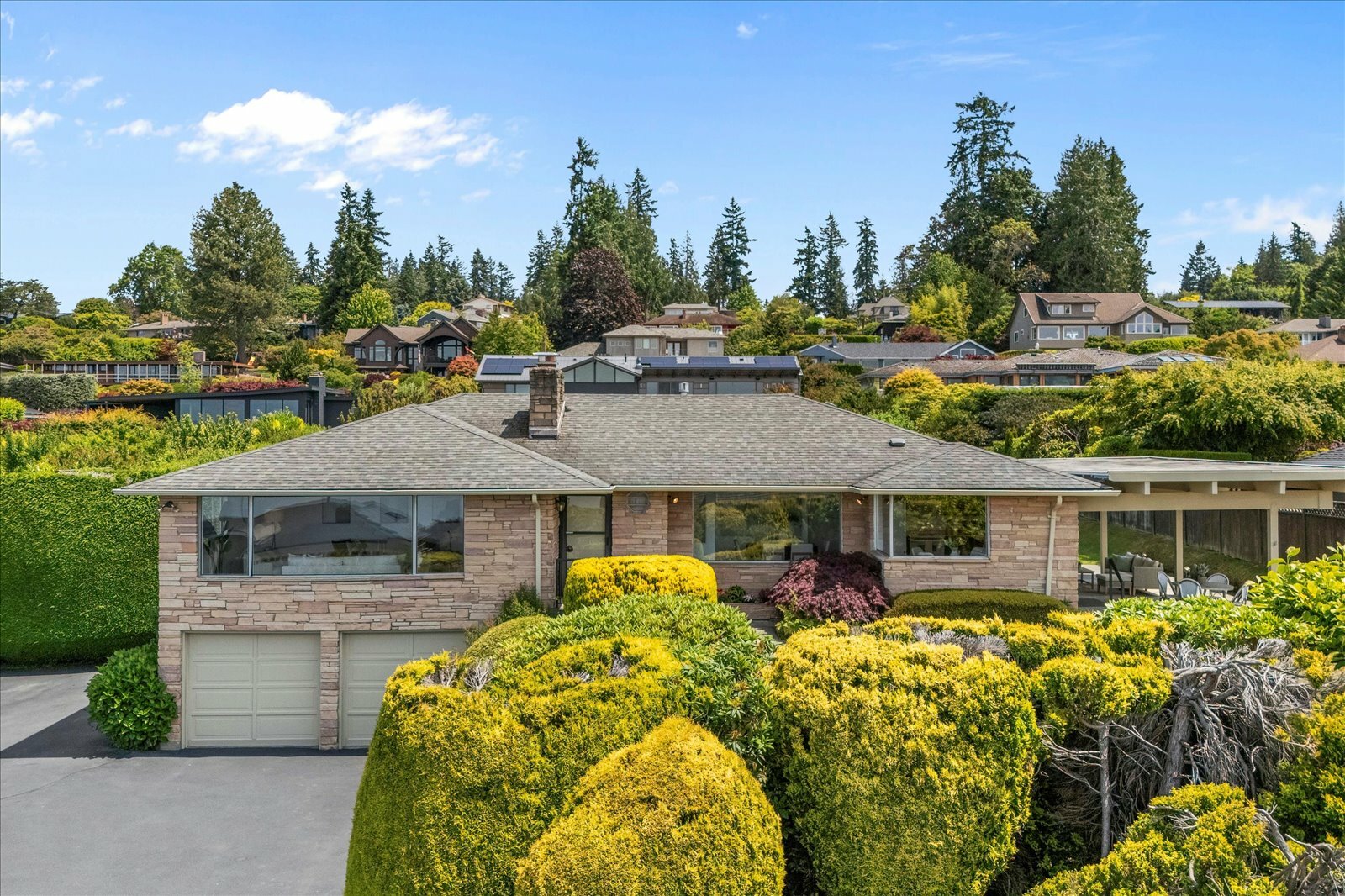 Property Photo: 17720 14th Avenue NW WA 98177