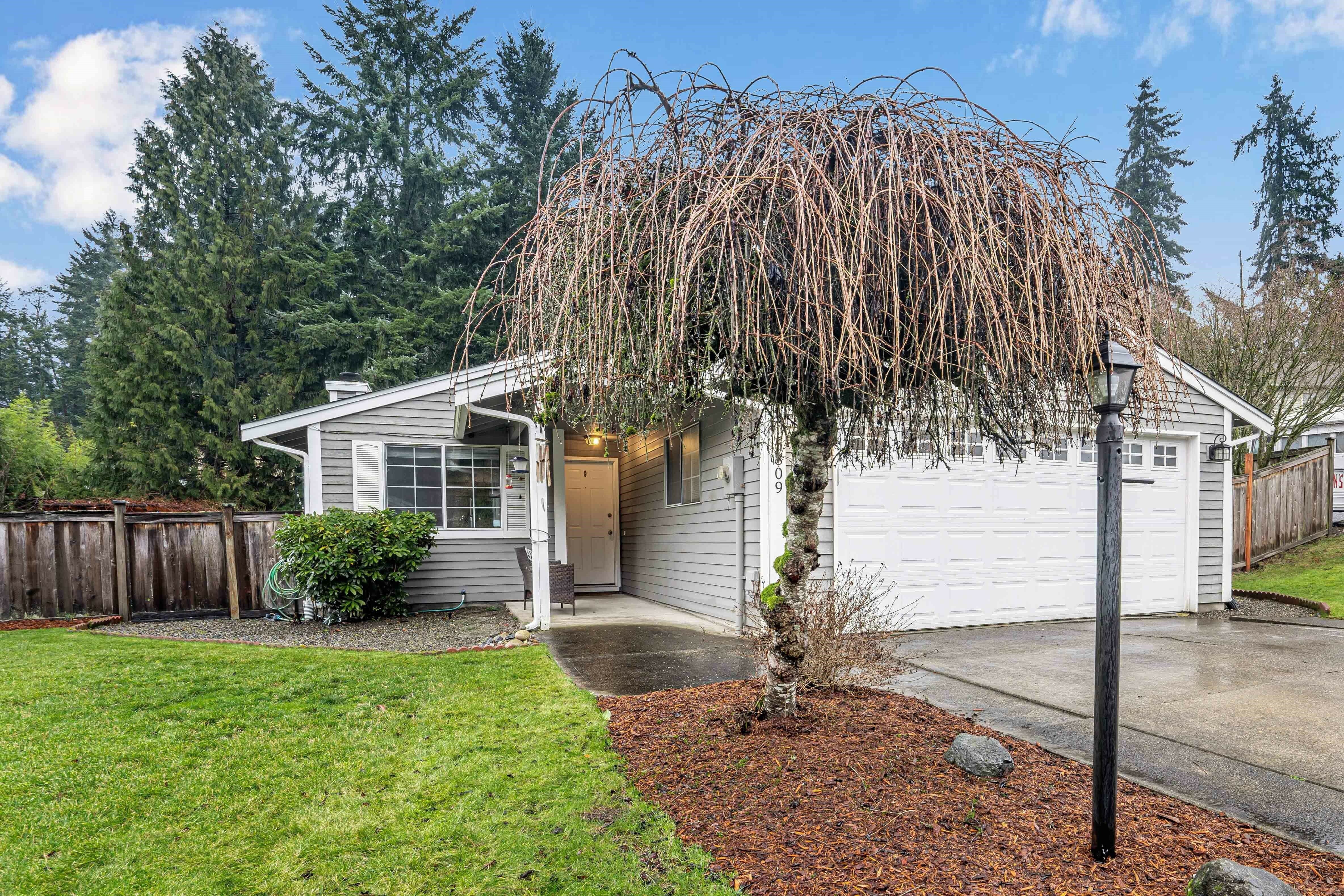 Property Photo:  5809 41st Avenue E  WA 98443 