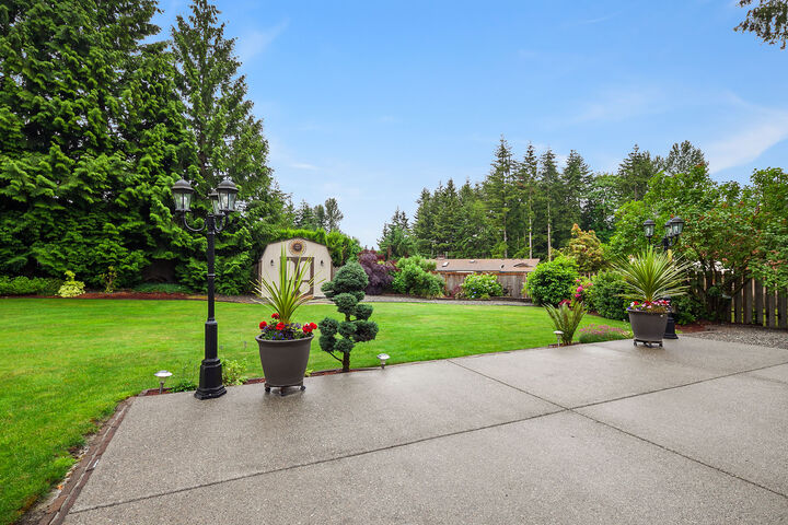 Home for sale in Kent 13327 SE 249th St, Kent, WA 98042