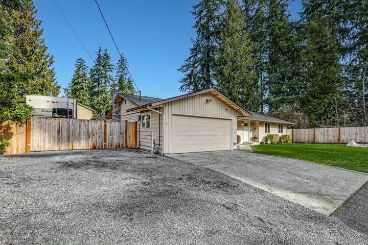Property Photo: 8110 Upper Ridge Rd WA 98203