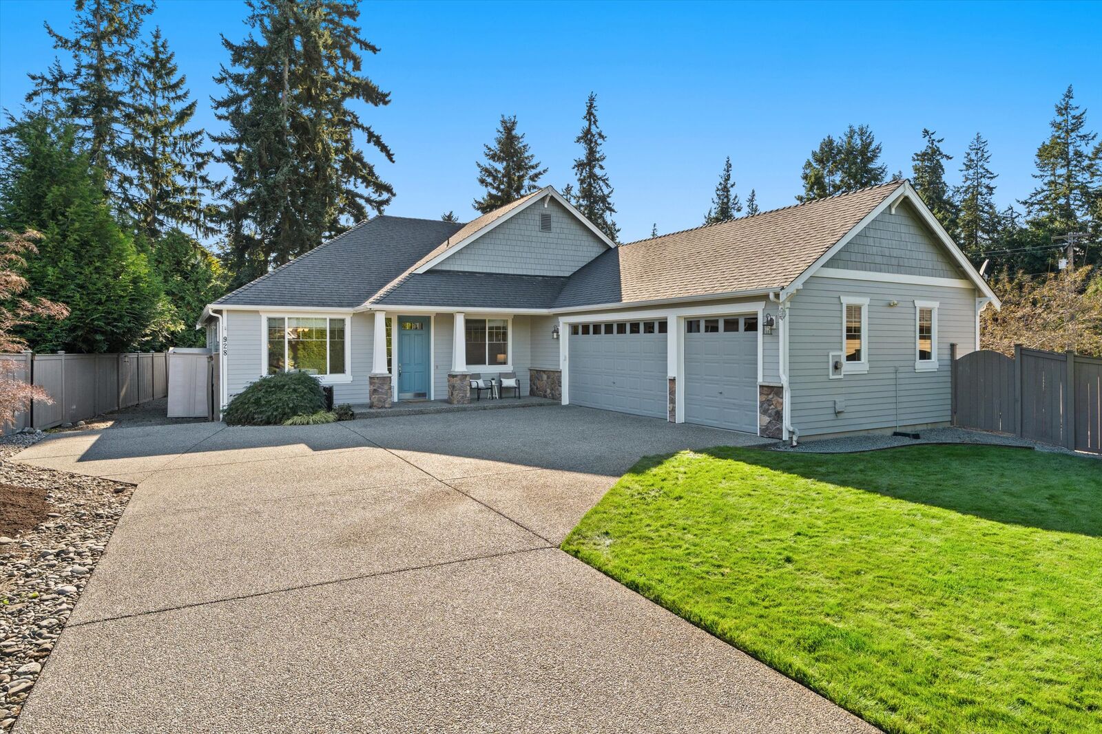 Property Photo:  928  Secord Court  WA 98282 