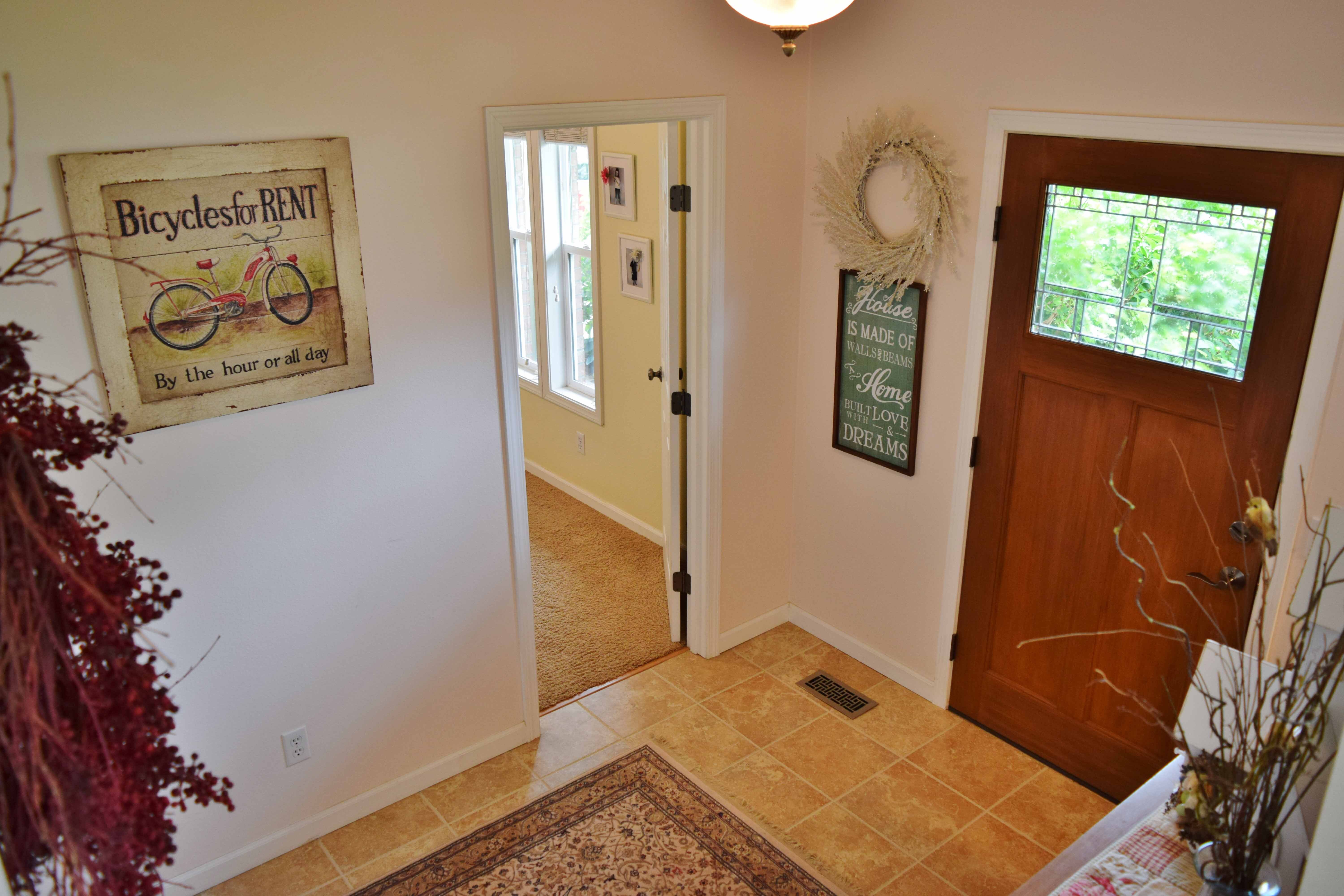 Property Photo: Foyer 302 Kwanzan Dr WA 98264