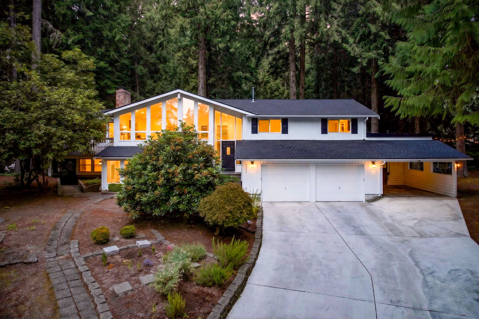 Property Photo: 16224 195th Place NE WA 98077