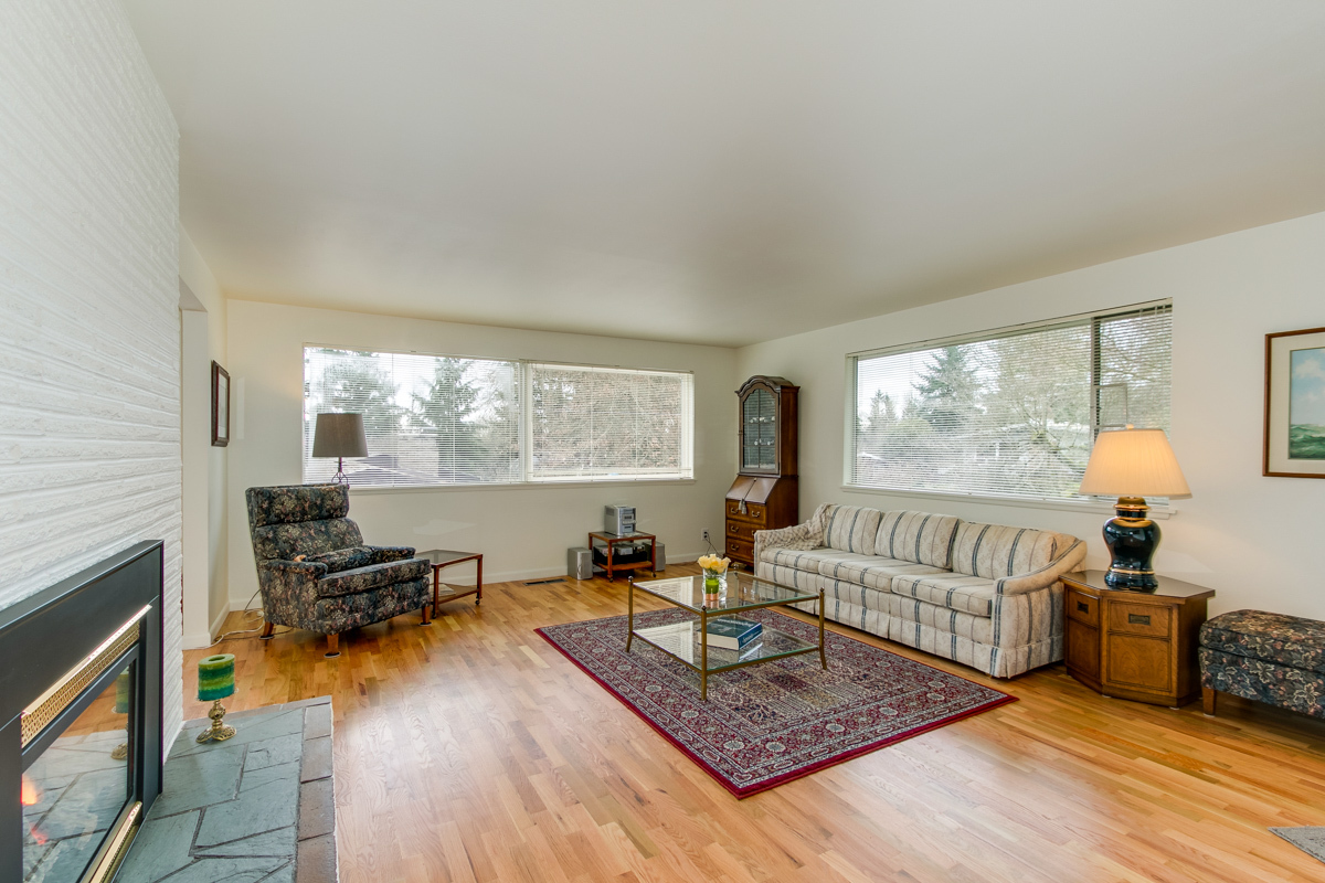Property Photo: Living room 18420 61st Place NE WA 98028