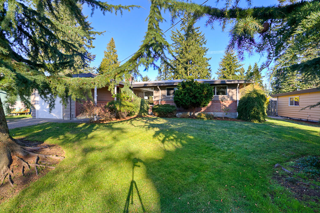 Property Photo:  1632 N 196th Place  WA 98133 