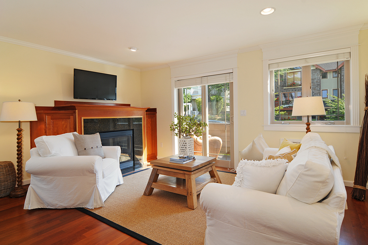 Property Photo: Living room, dining room, kitchen 3827 Ashworth Ave N A  WA 98103 