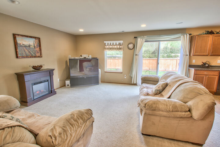 Property Photo: Main floor 528 Granite Street WA 98273