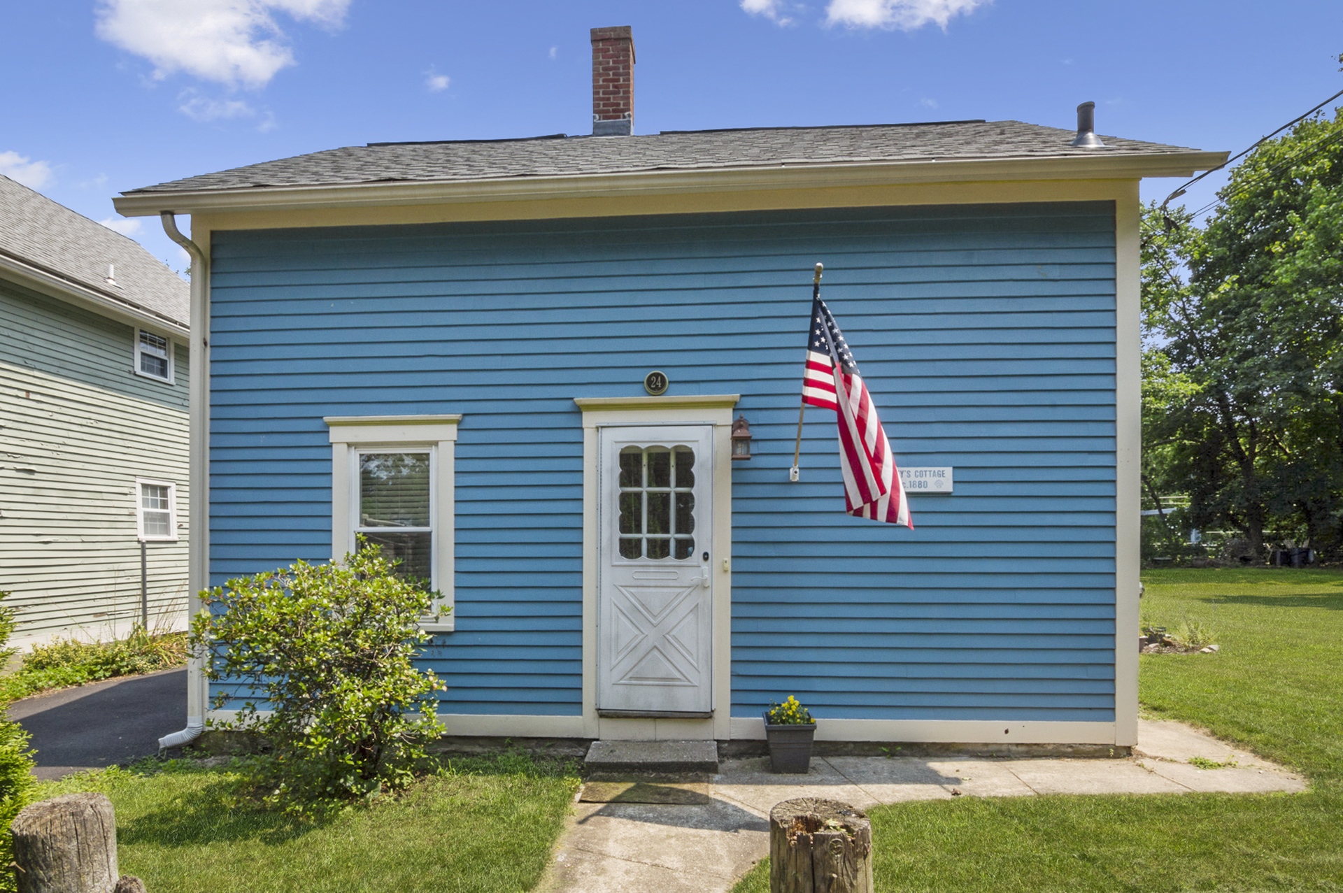 Property Photo:  24 Lincoln St  RI 02818 