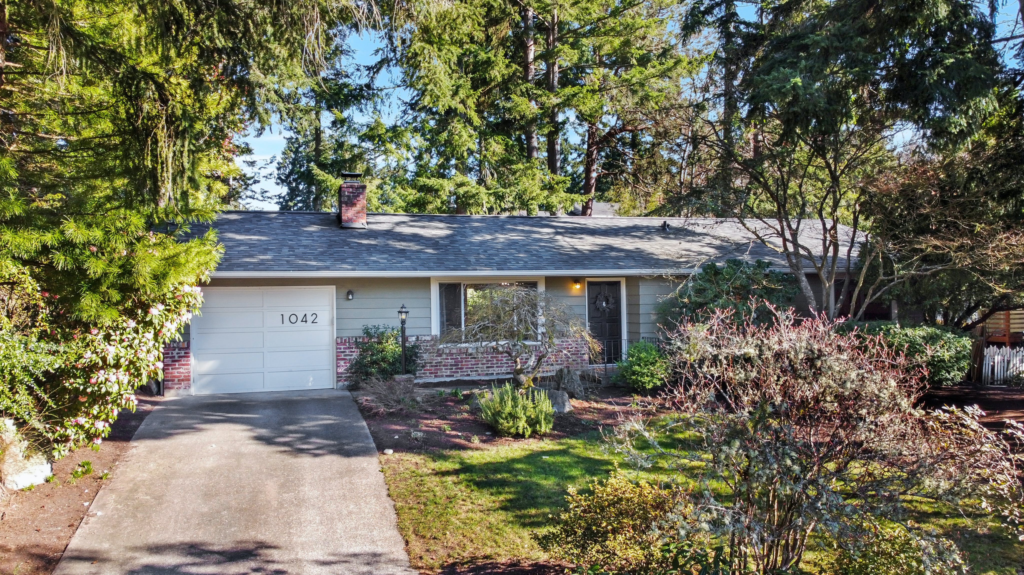 Property Photo:  1042 Lovell Avenue NW  WA 98110 