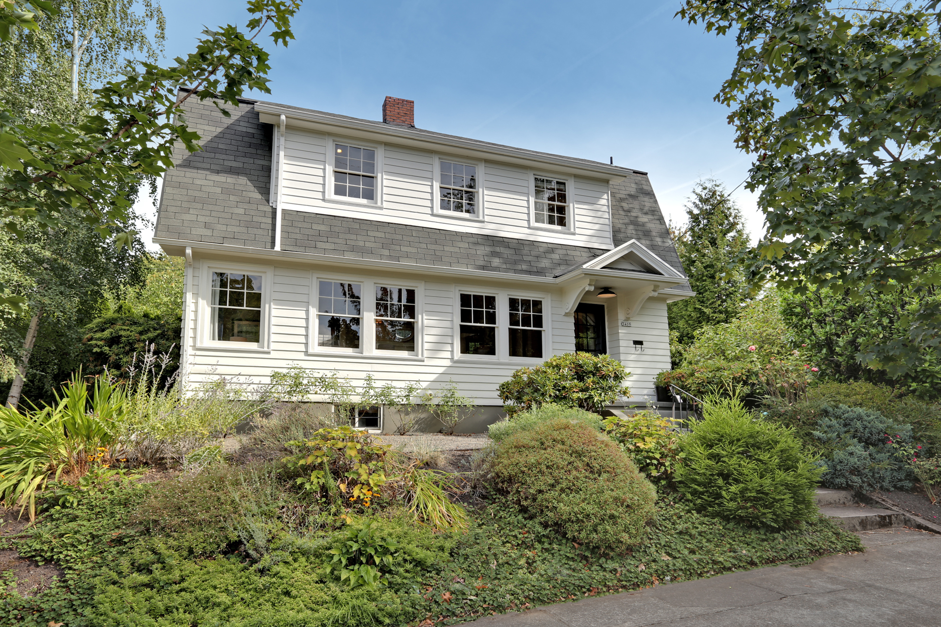 Property Photo: 3409 NE Glisan St OR 97232