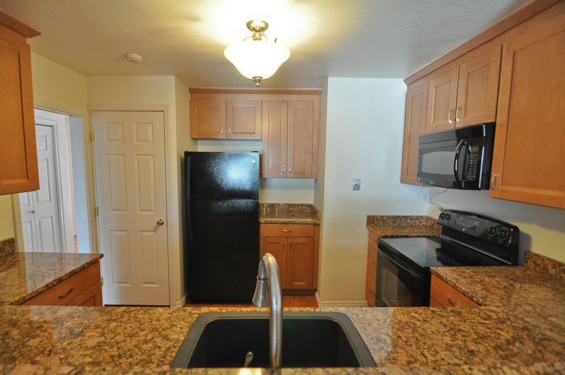 Property Photo: Home tour 12840 SE 40th Ct B10 WA 98006