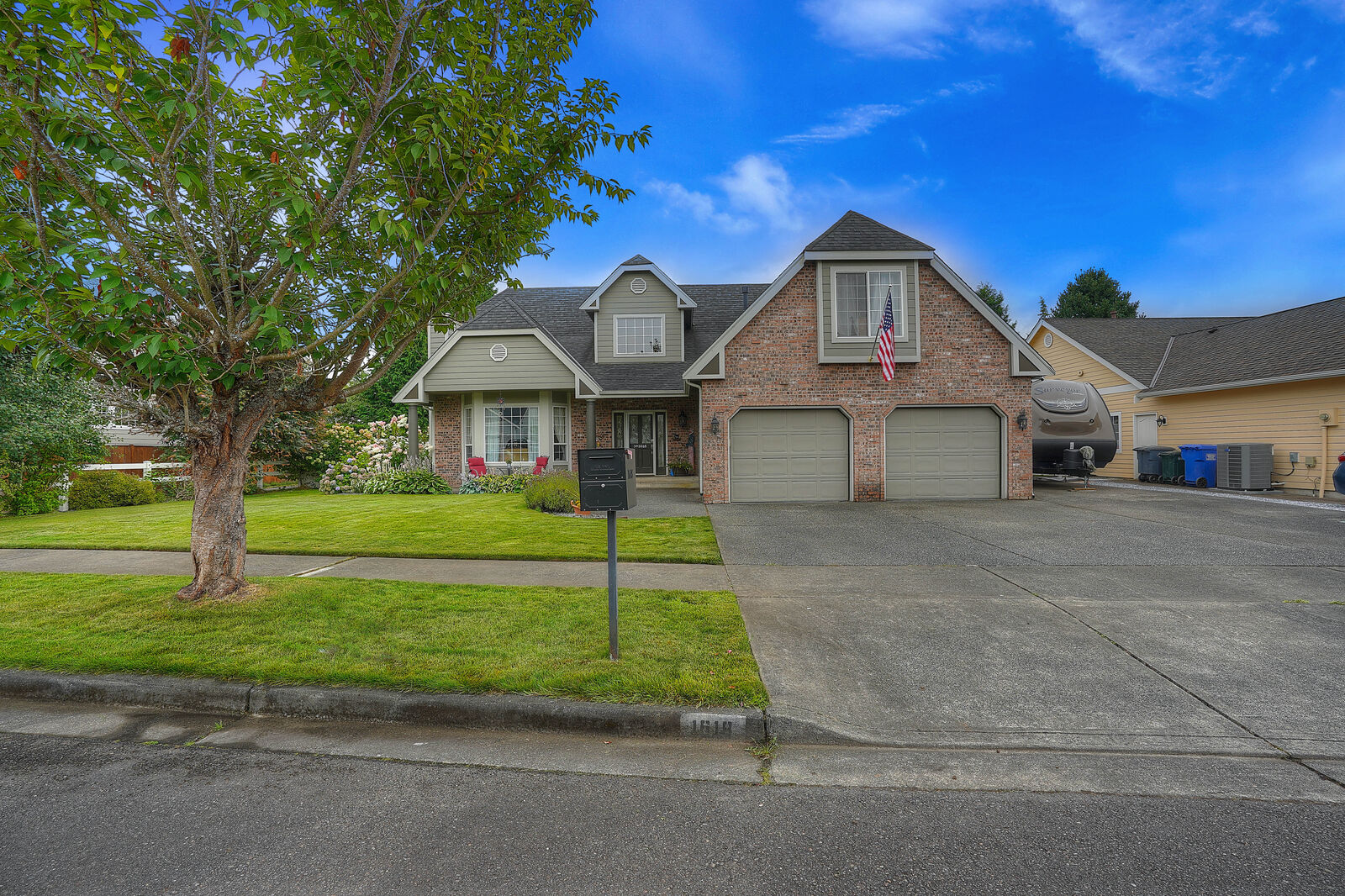 Property Photo: 1618 12th Ave NW WA 98371