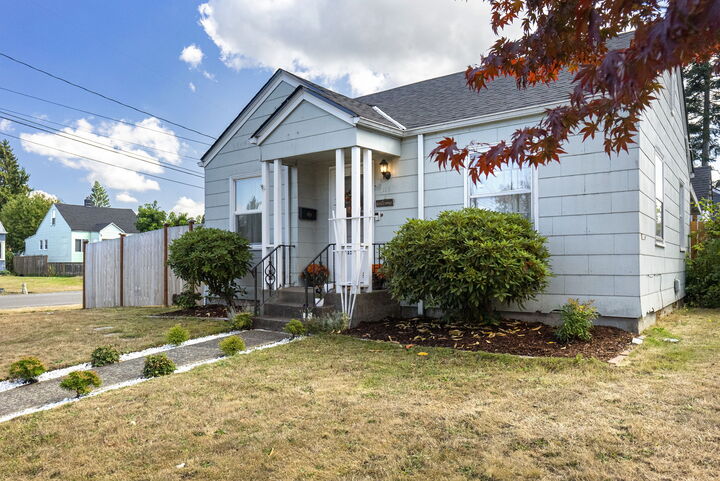 Property Photo:  152 S 65th St  WA 98408 