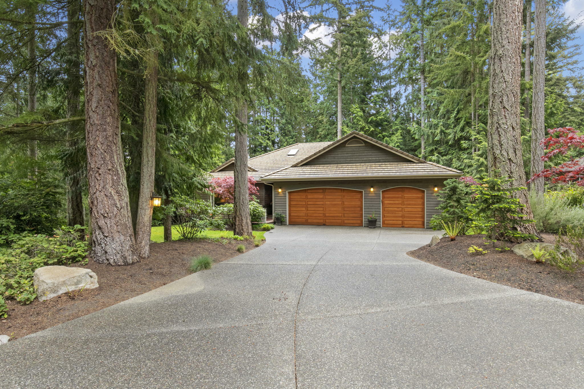 Property Photo:  27 Hemlock Court  WA 98368 