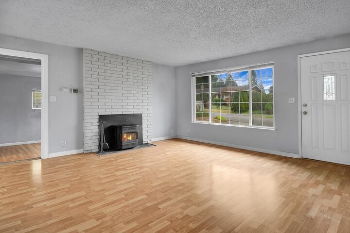 Property Photo:  5907  177th Street SW  WA 98037 