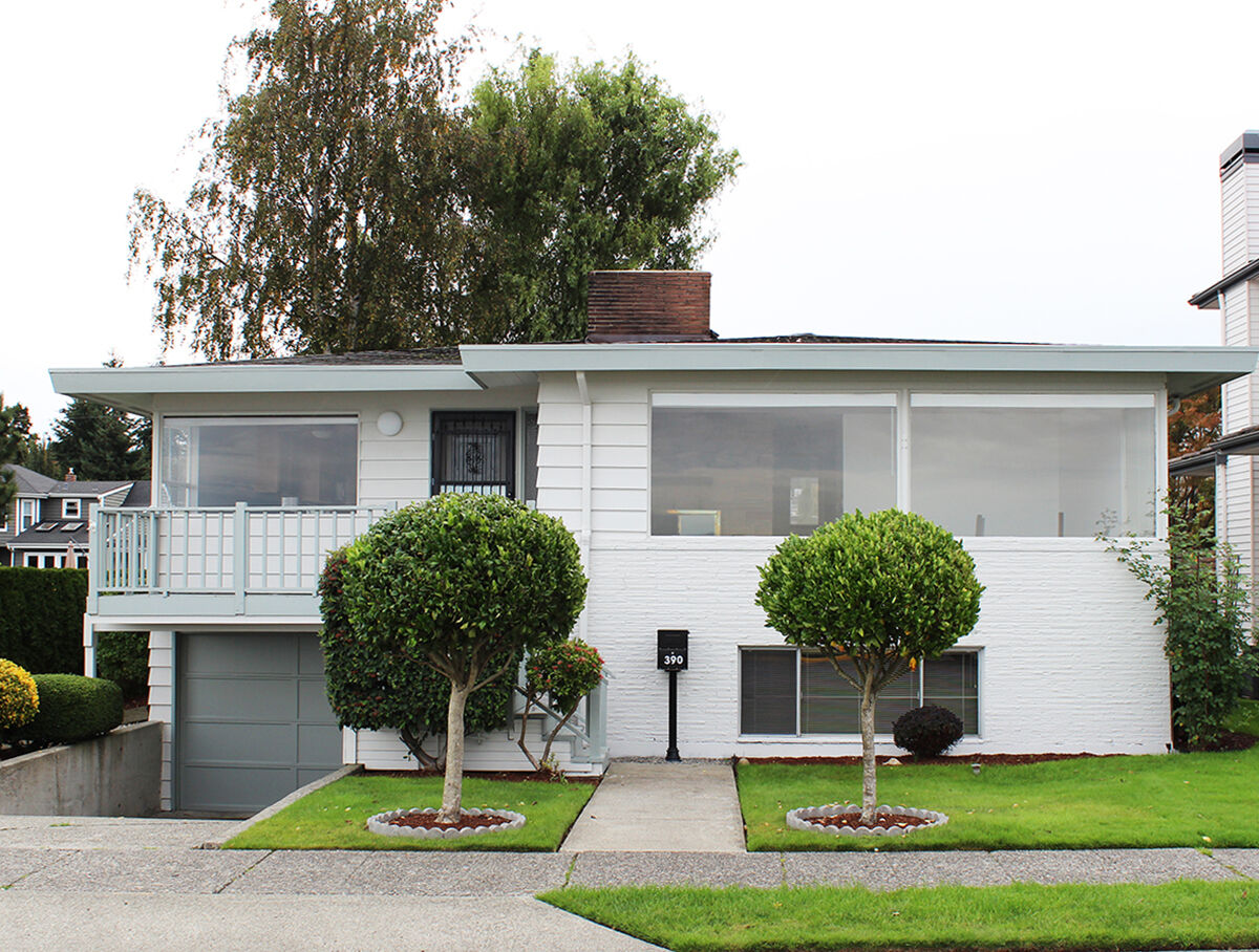 Property Photo:  390 Sunset Ave N  WA 98020 