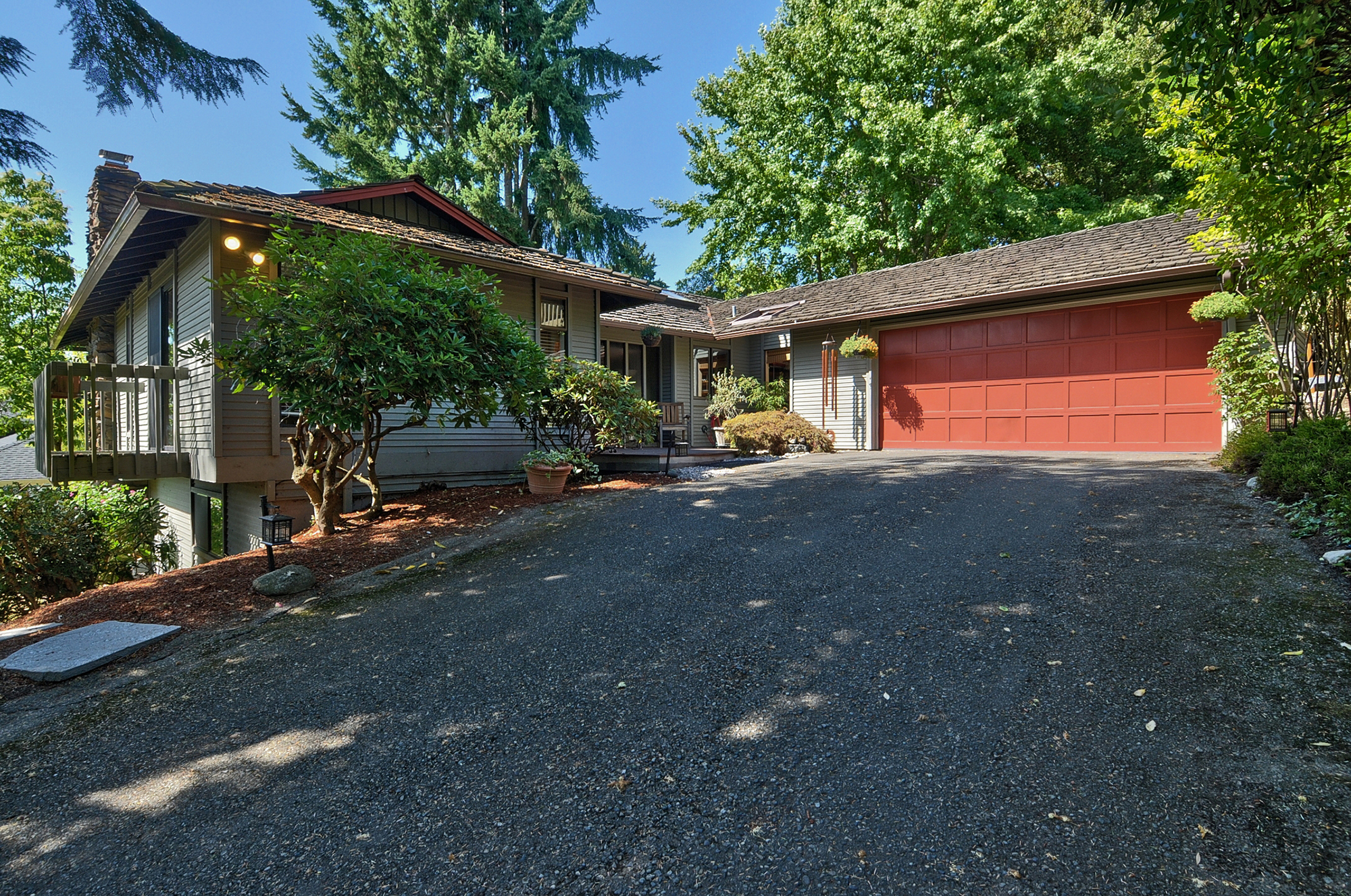 Property Photo:  8411 SE 47th Place  WA 98040 