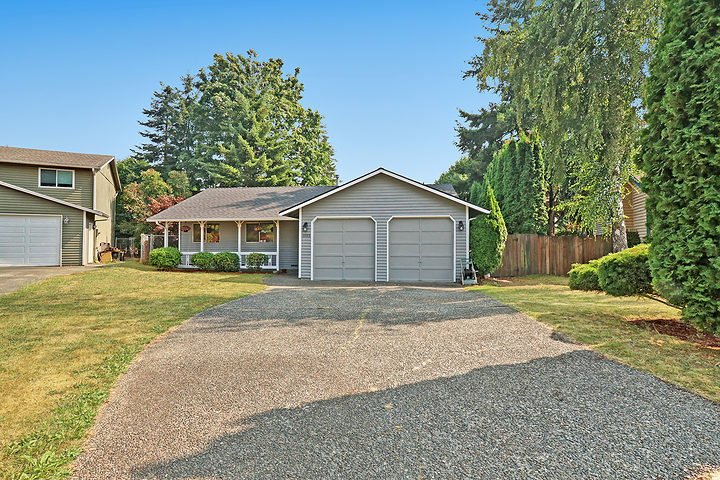 Property Photo:  1015 208th St SW  WA 98036 