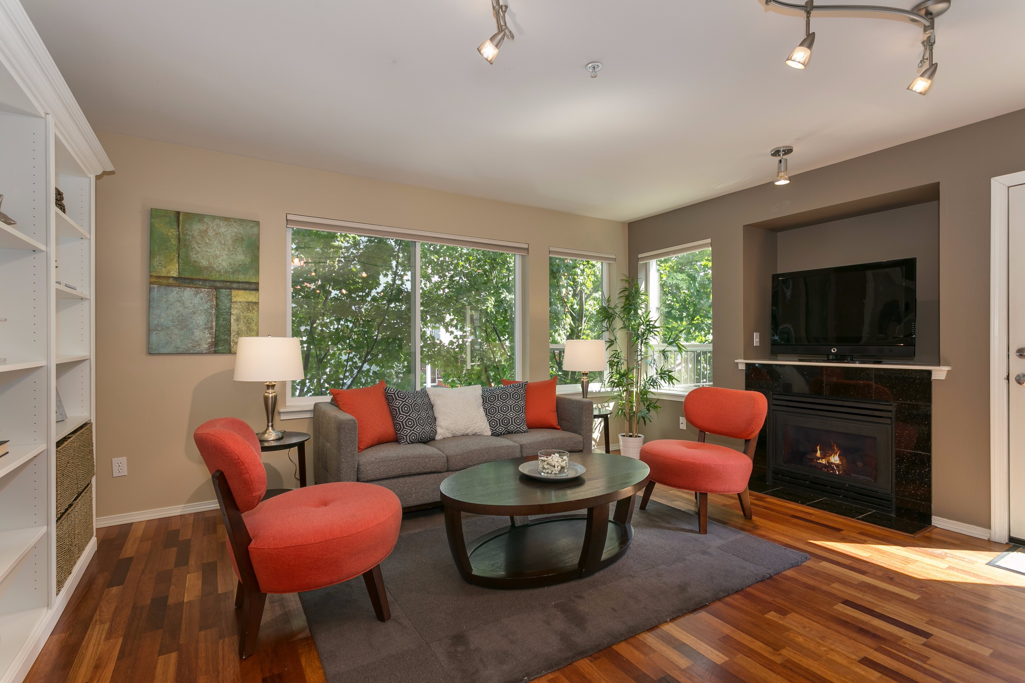 Property Photo: 323 Queen Anne Ave N 206 WA 98109