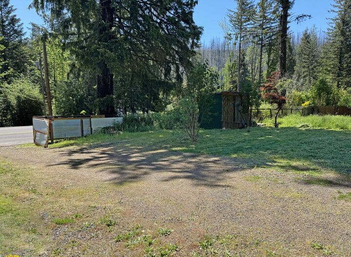 Property Photo: 49513 McKenzie Hwy OR 97488