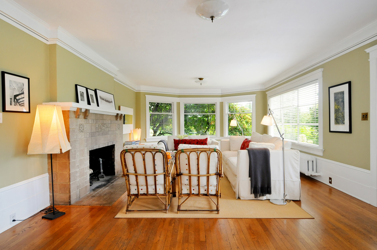 Property Photo: Living room 2540 32nd Ave S  WA 98144 