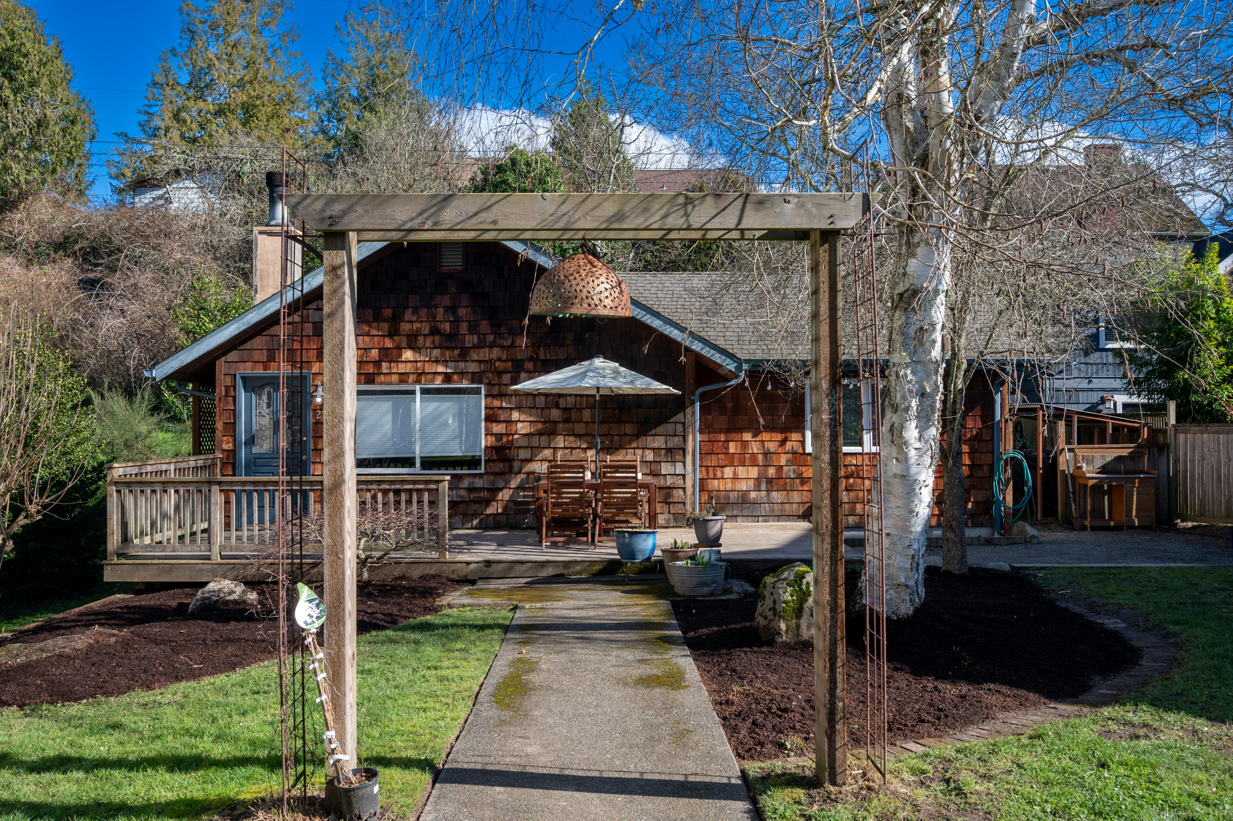 Property Photo: Main 2752 46th Avenue SW  WA 98116 