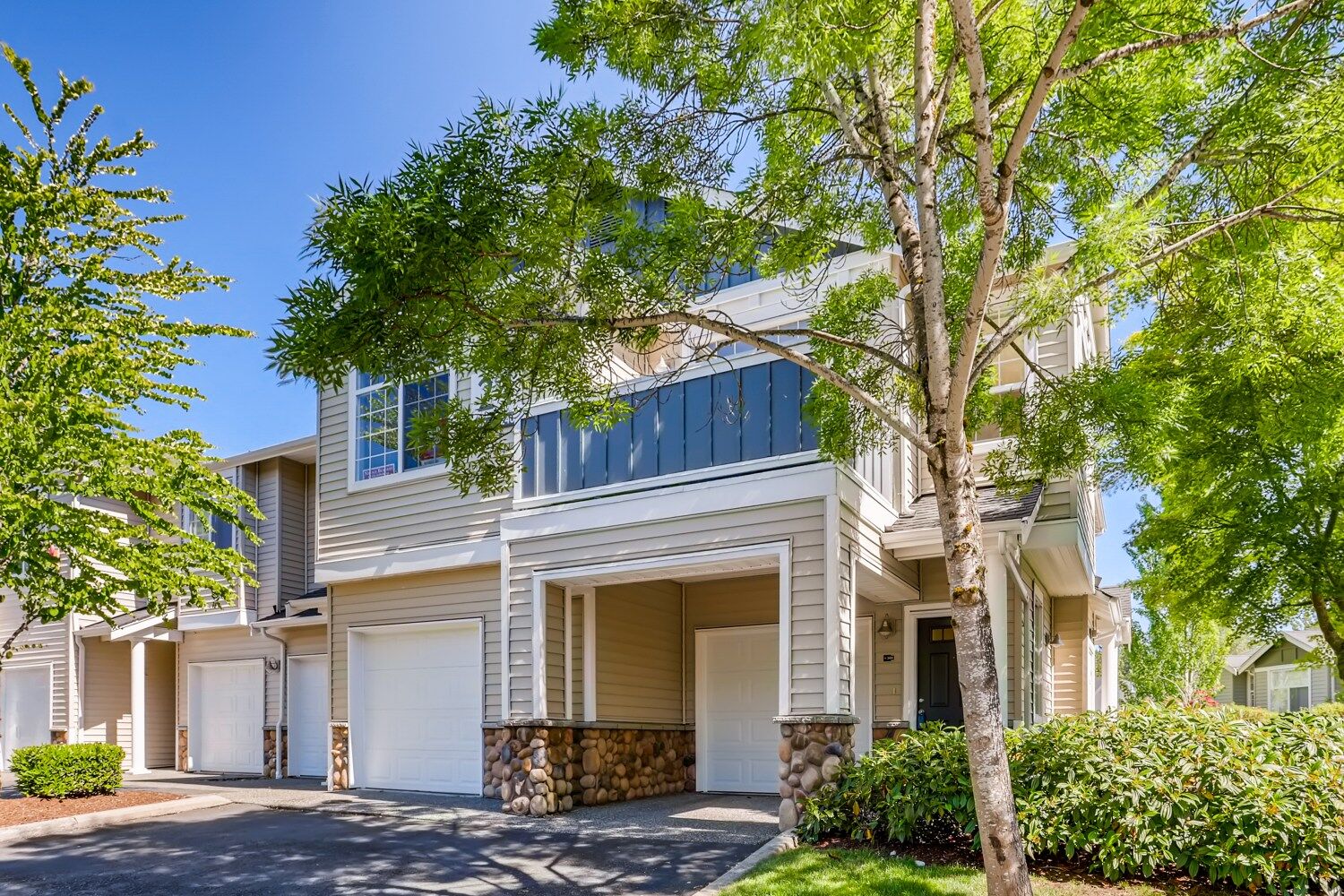 Property Photo:  1855 Trossachs Blvd SE 2404  WA 98075 