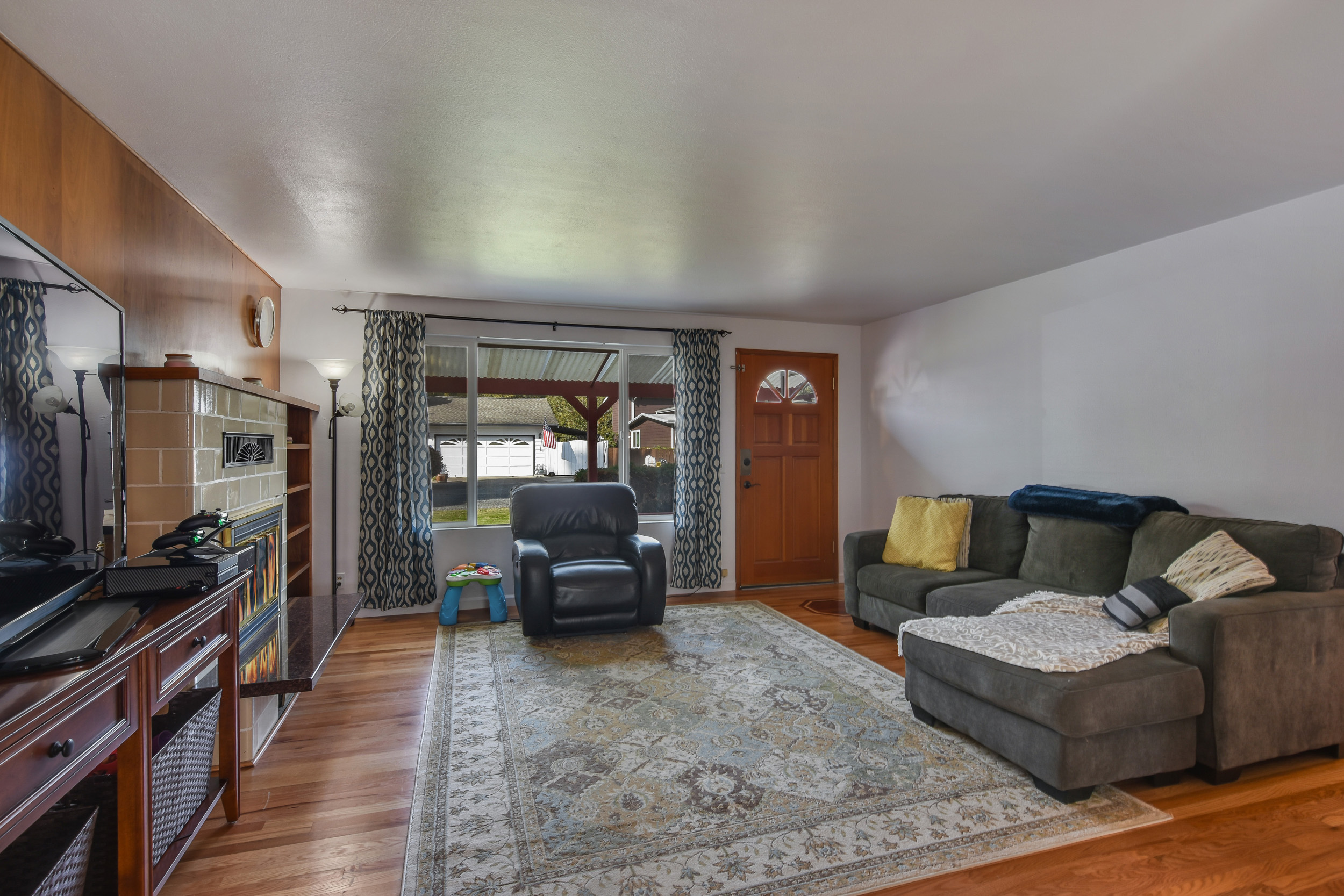 Property Photo: Living area 21284 Plaza Dr  WA 98284 