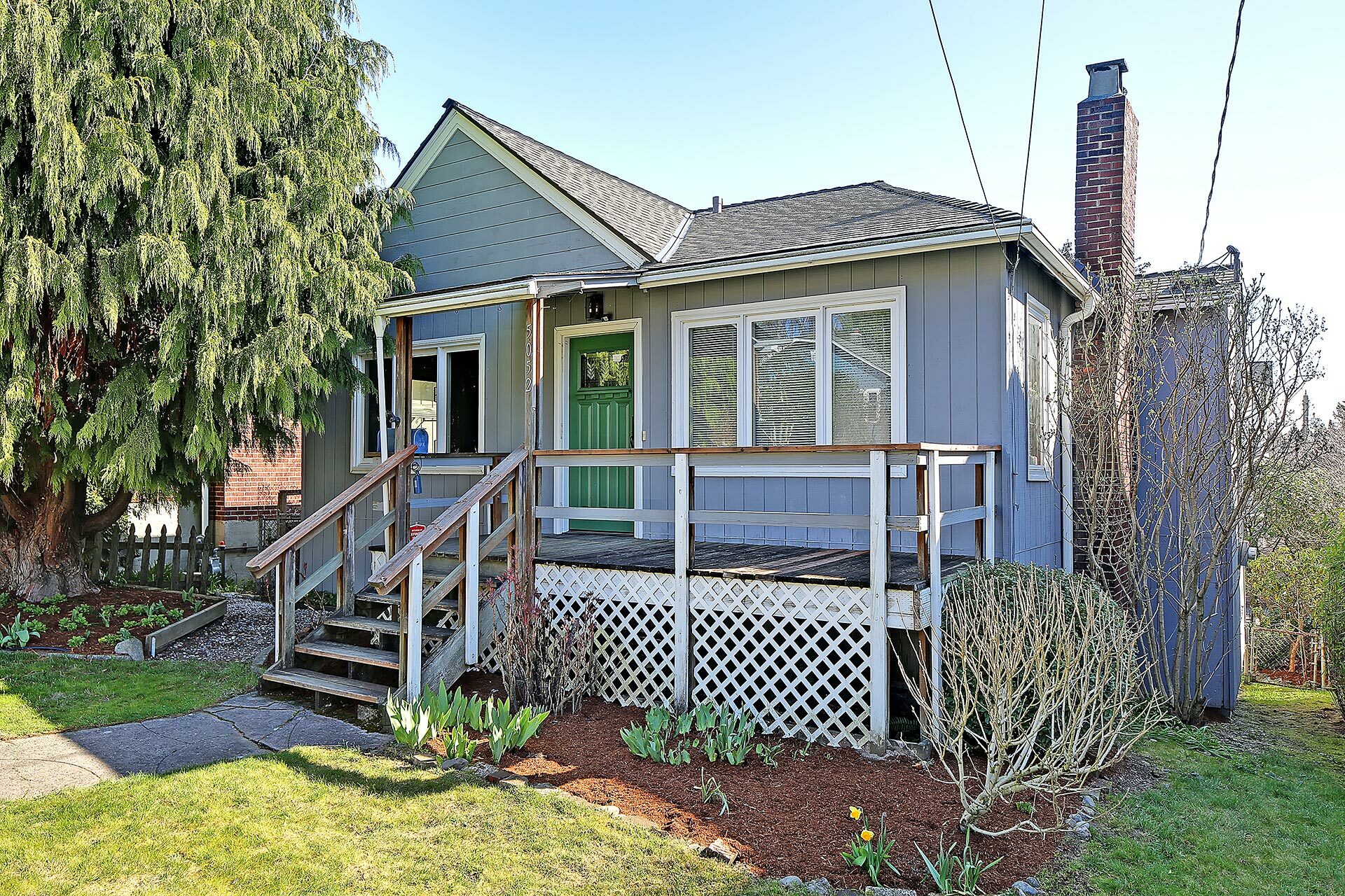 Property Photo: 5052 37 Ave NE WA 98015