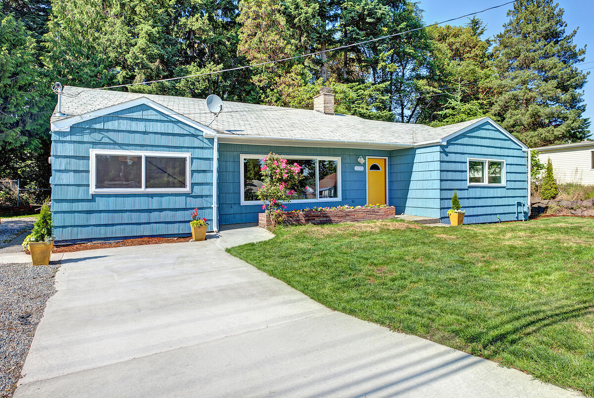 Property Photo: 1032 S 128th St WA 98168