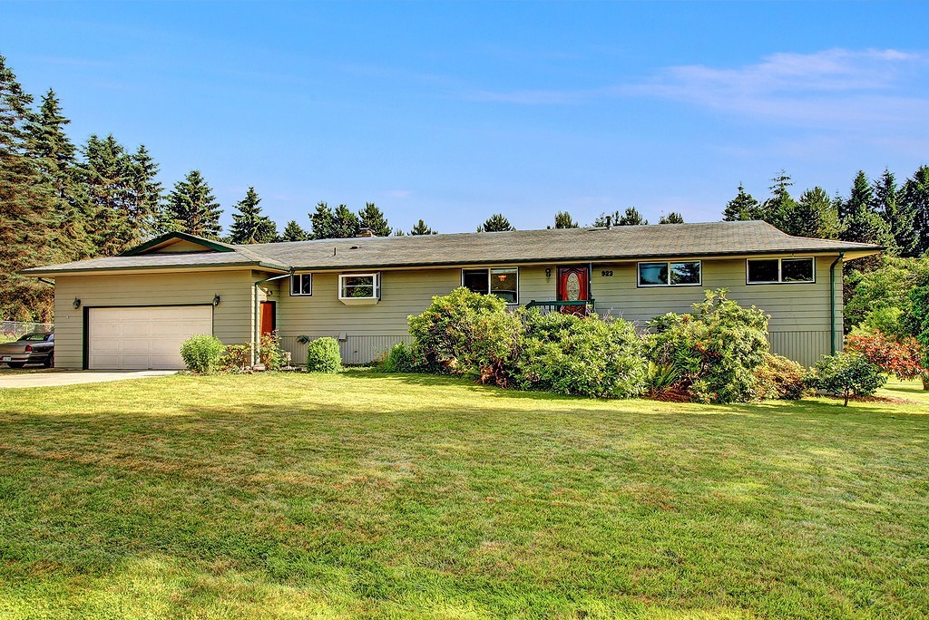 Property Photo:  923 Beachley Rd  WA 98284 