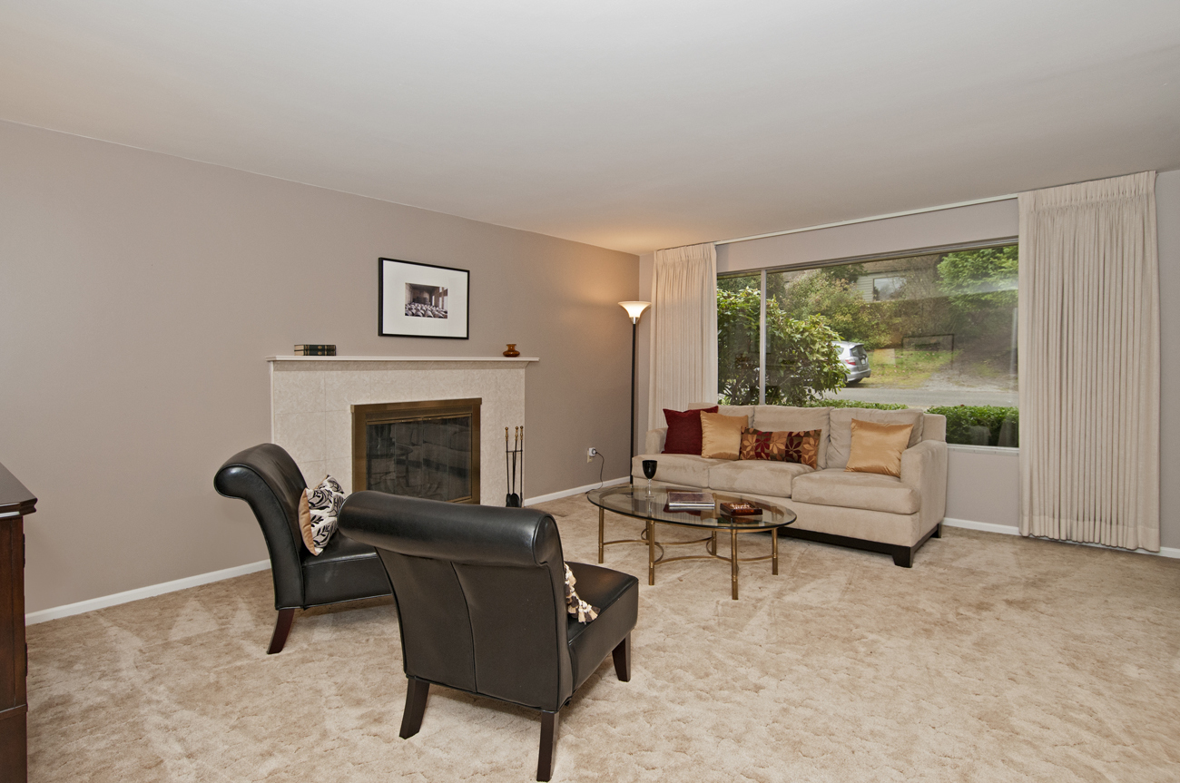 Property Photo: Living & dining room 9739 46th Ave NE  WA 98115 
