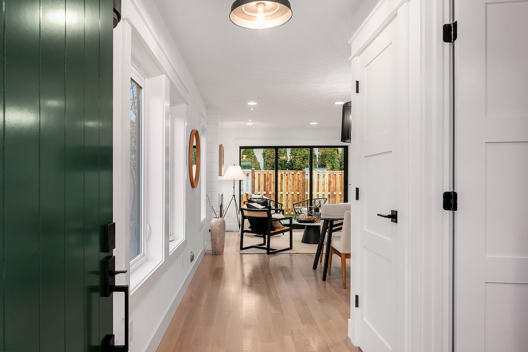 Property Photo:  1006 6th Street  WA 98033 
