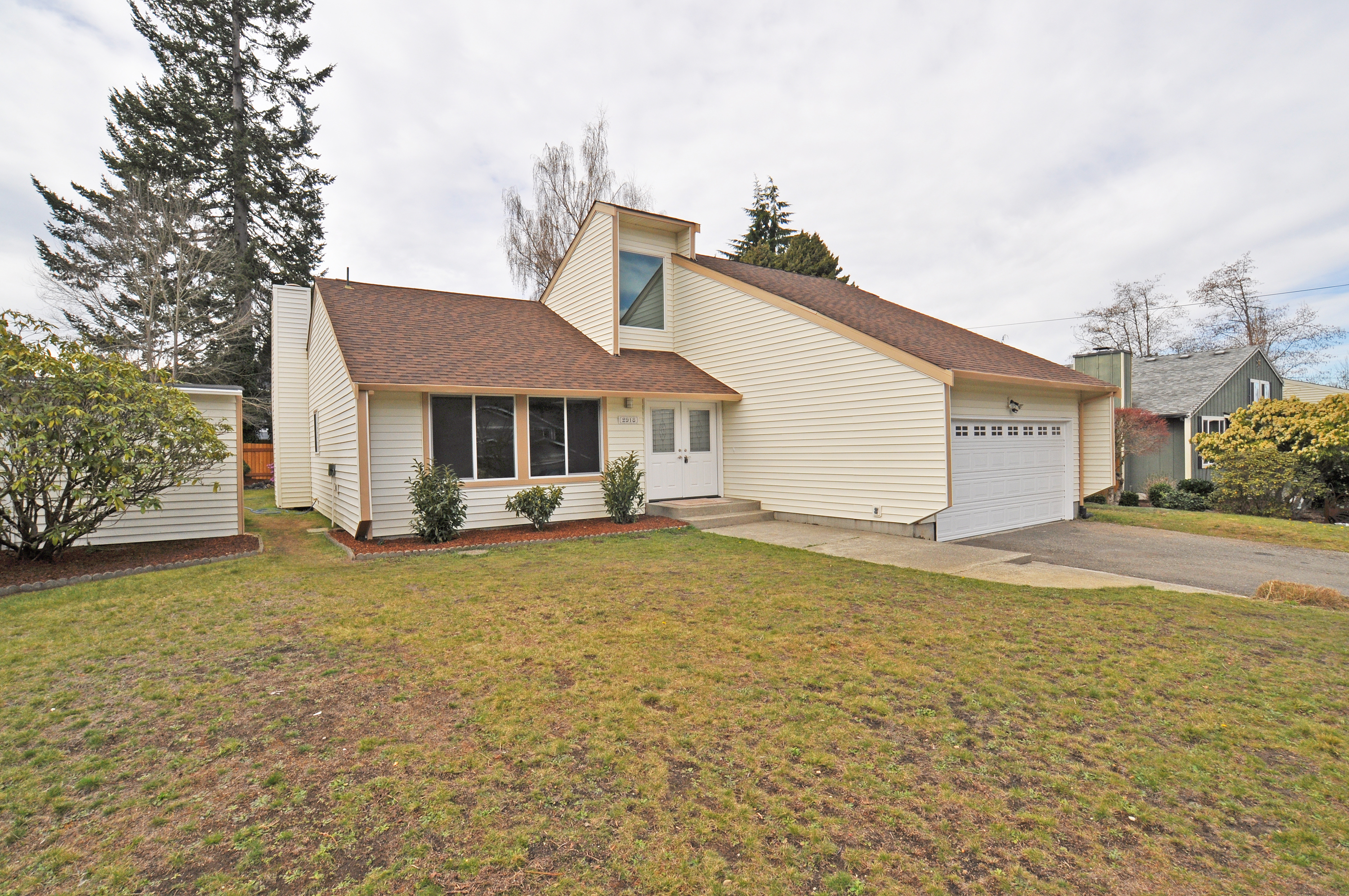 Property Photo:  2918 Crystal Springs Rd W  WA 98466 