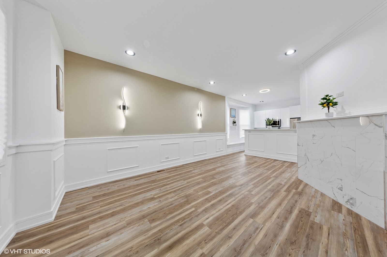 Property Photo: 6630 S Drexel Avenue IL 60637