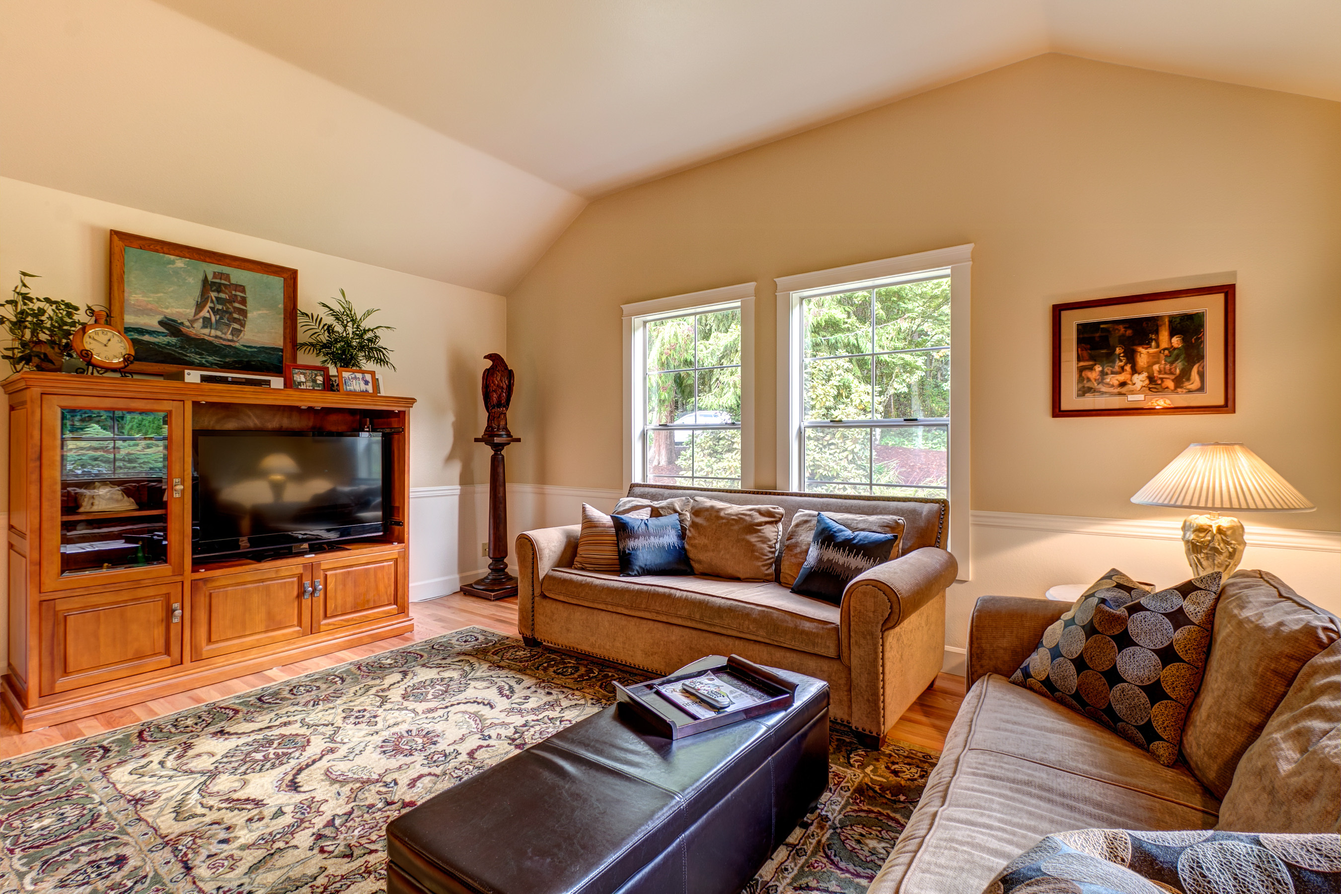Property Photo: Family room & kitchen 21225 NE 14th Place  WA 98074 