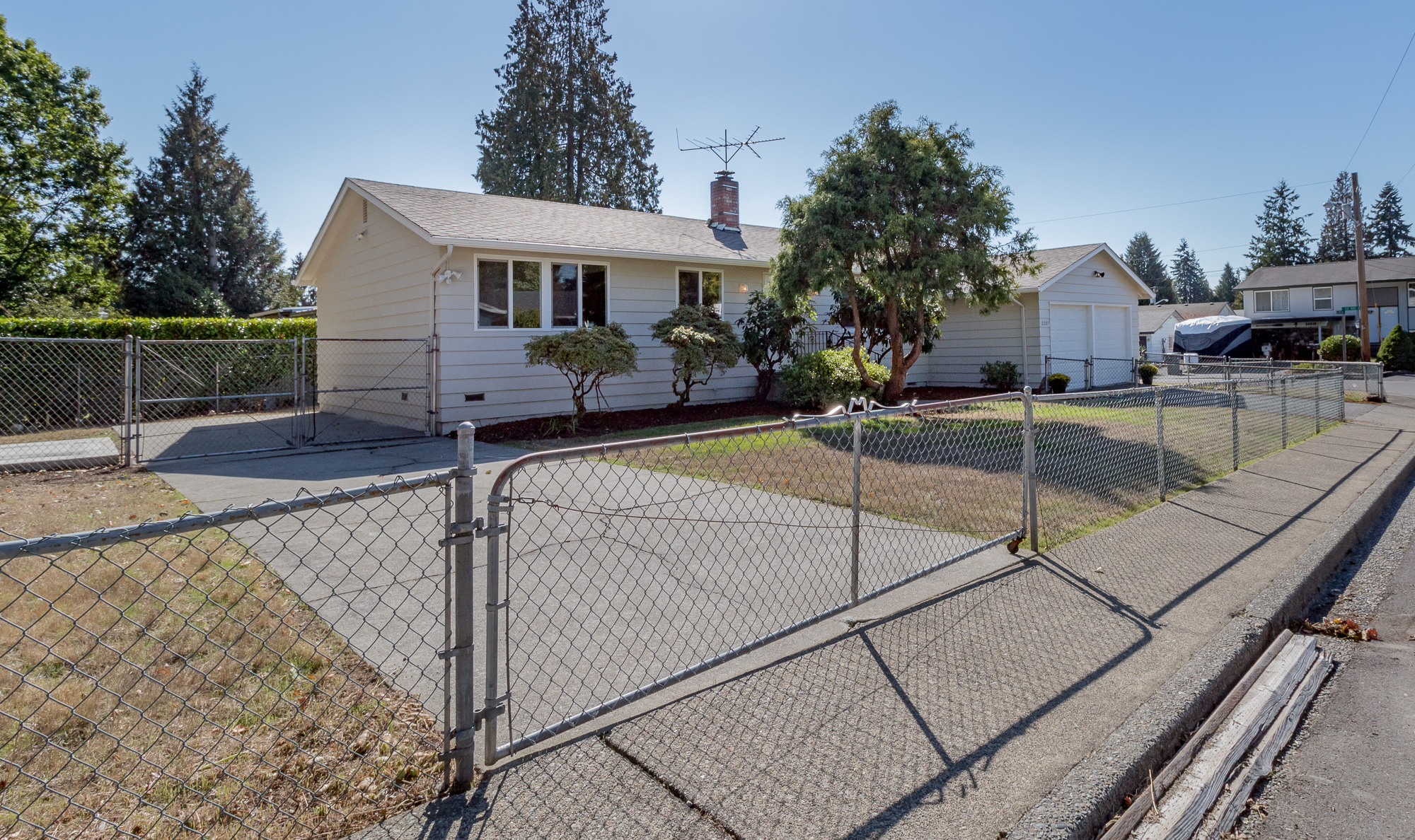 Property Photo: 2207 S 288th Place WA 98003