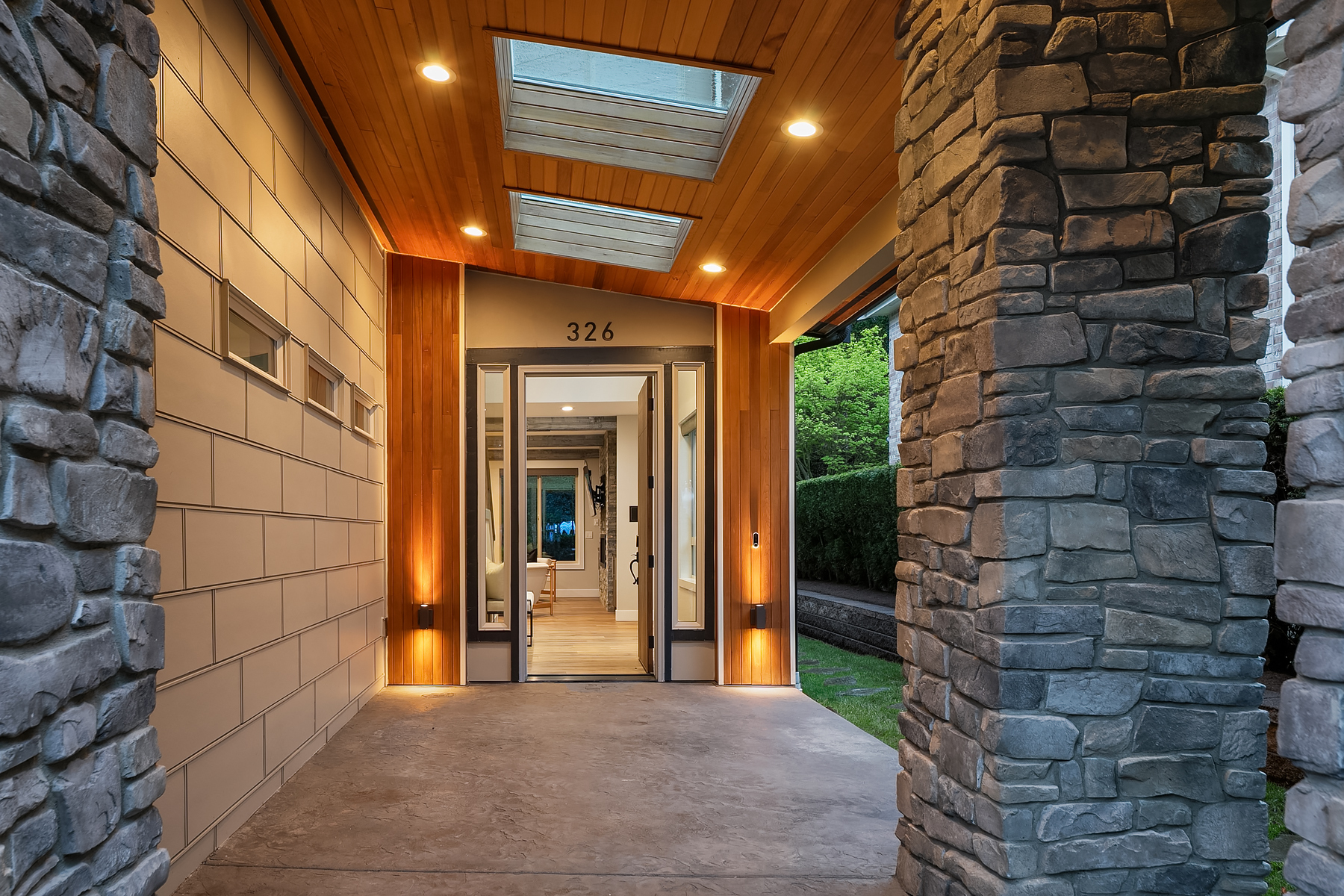 Property Photo: 326 7th Avenue S WA 98033