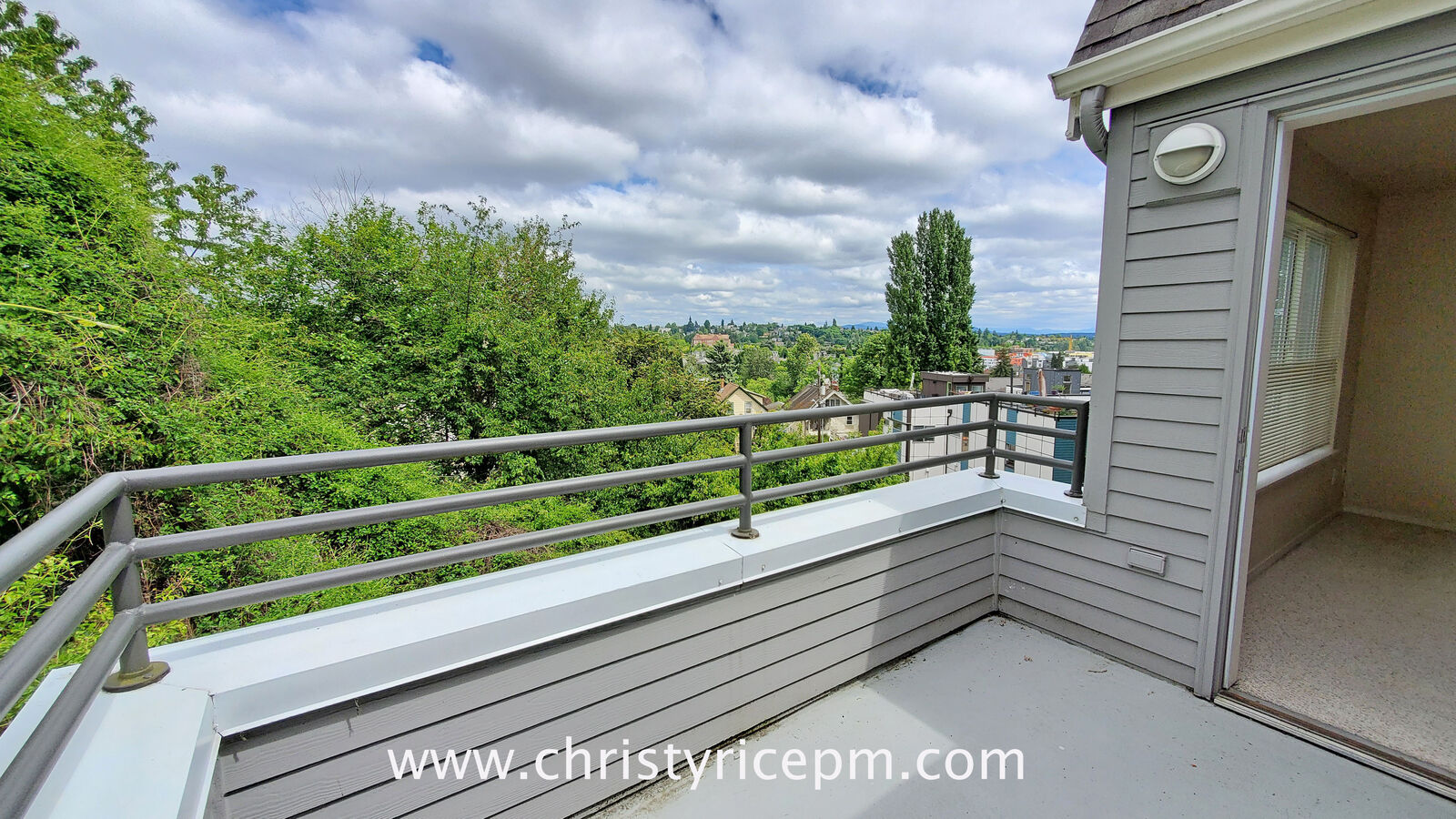 Property Photo:  1510 Cherrylane Ave 301  WA 98144 