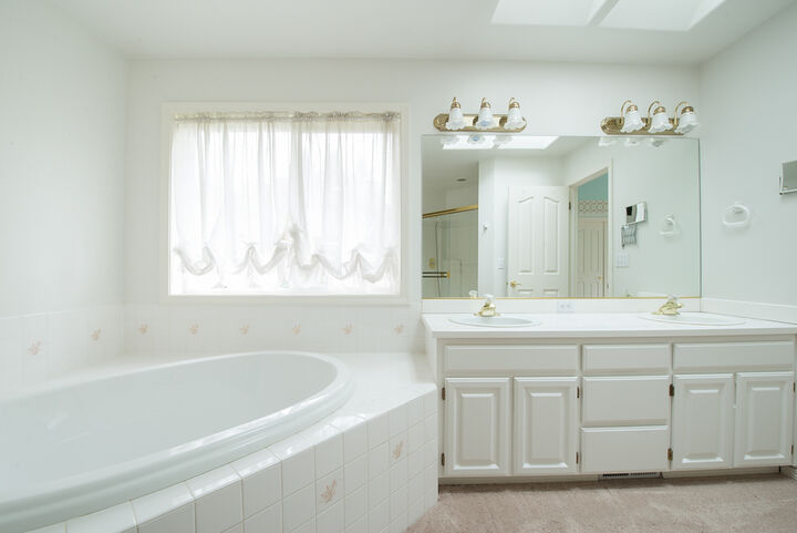 House for sale in Bothell 21122 49th Ave SE, Bothell, WA 98021