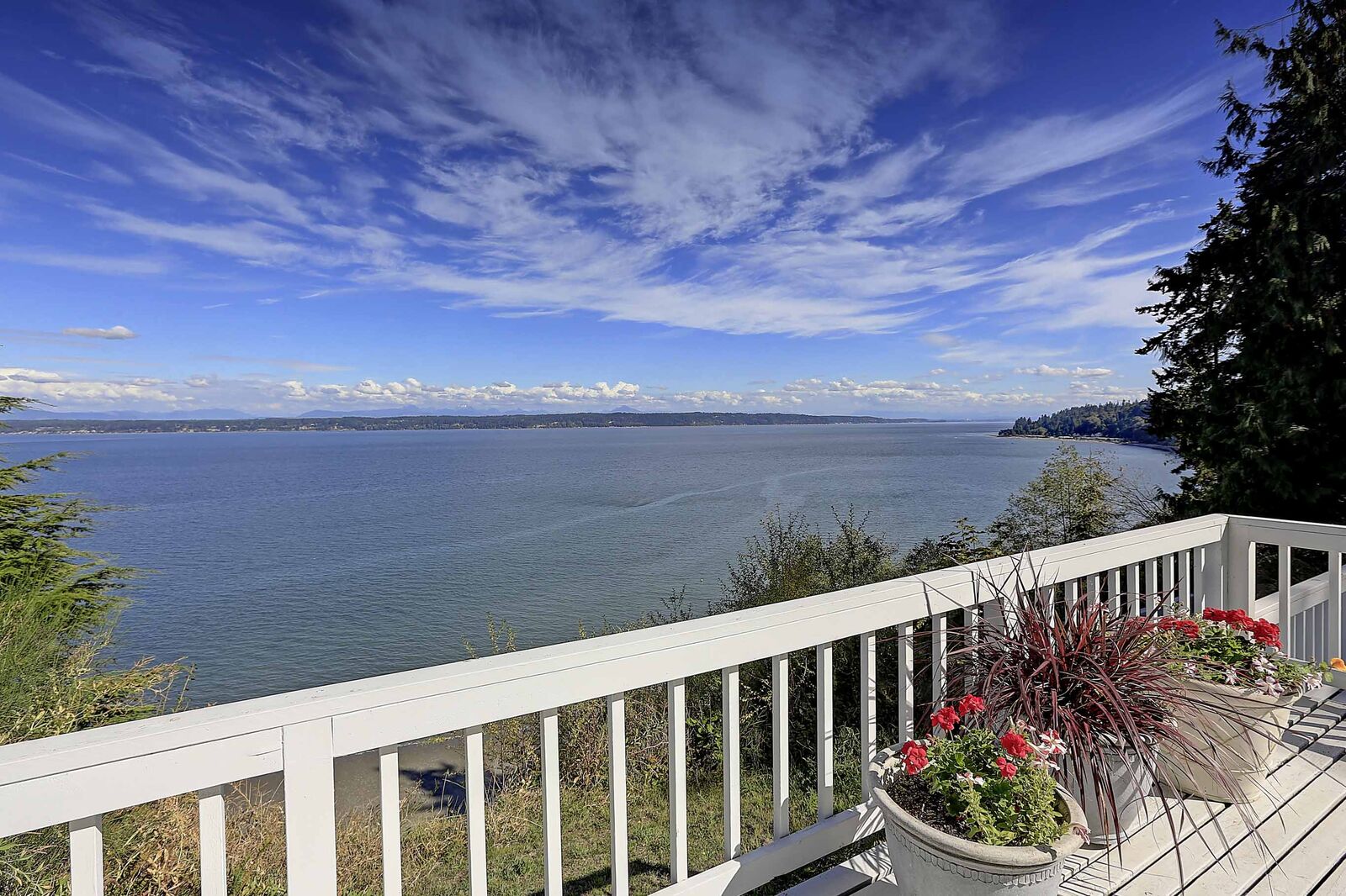 Property Photo:  2065 Highland Dr  WA 98282 