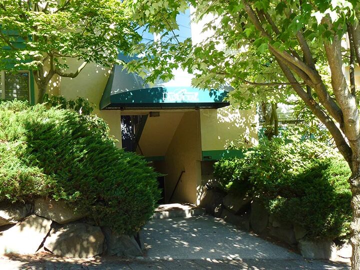 3903 Woodland Park Ave N 102  Seattle WA 98103 photo