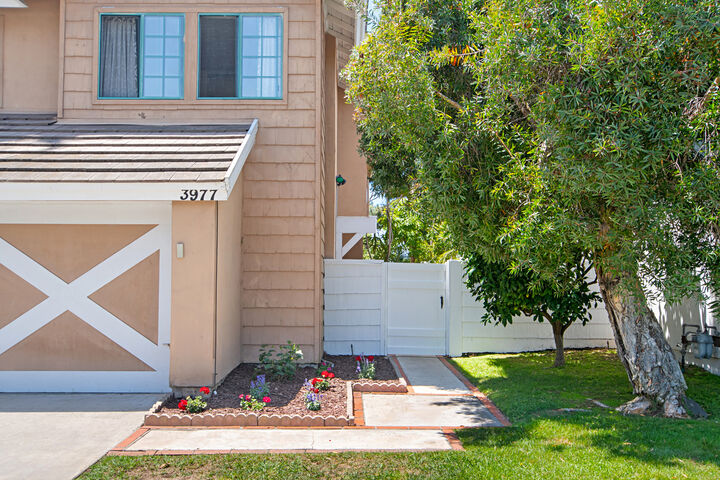 Property Photo: 3977 Carmel Brooks Way CA 92130
