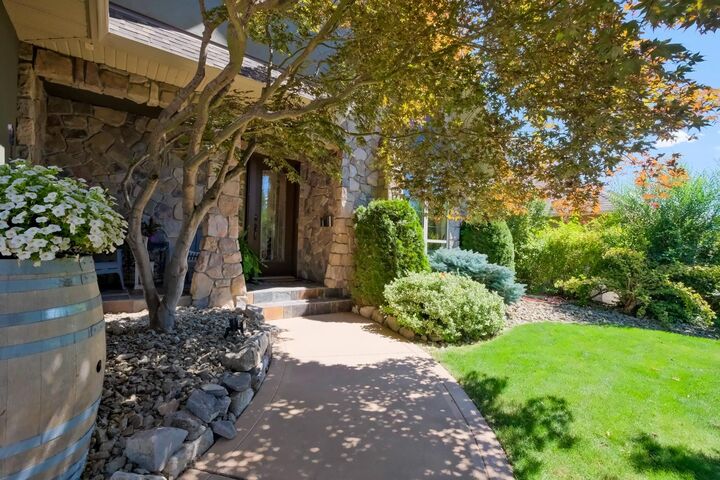 Photo de la propriété:  3063 Thacker Drive  BC V1Z 1X5 