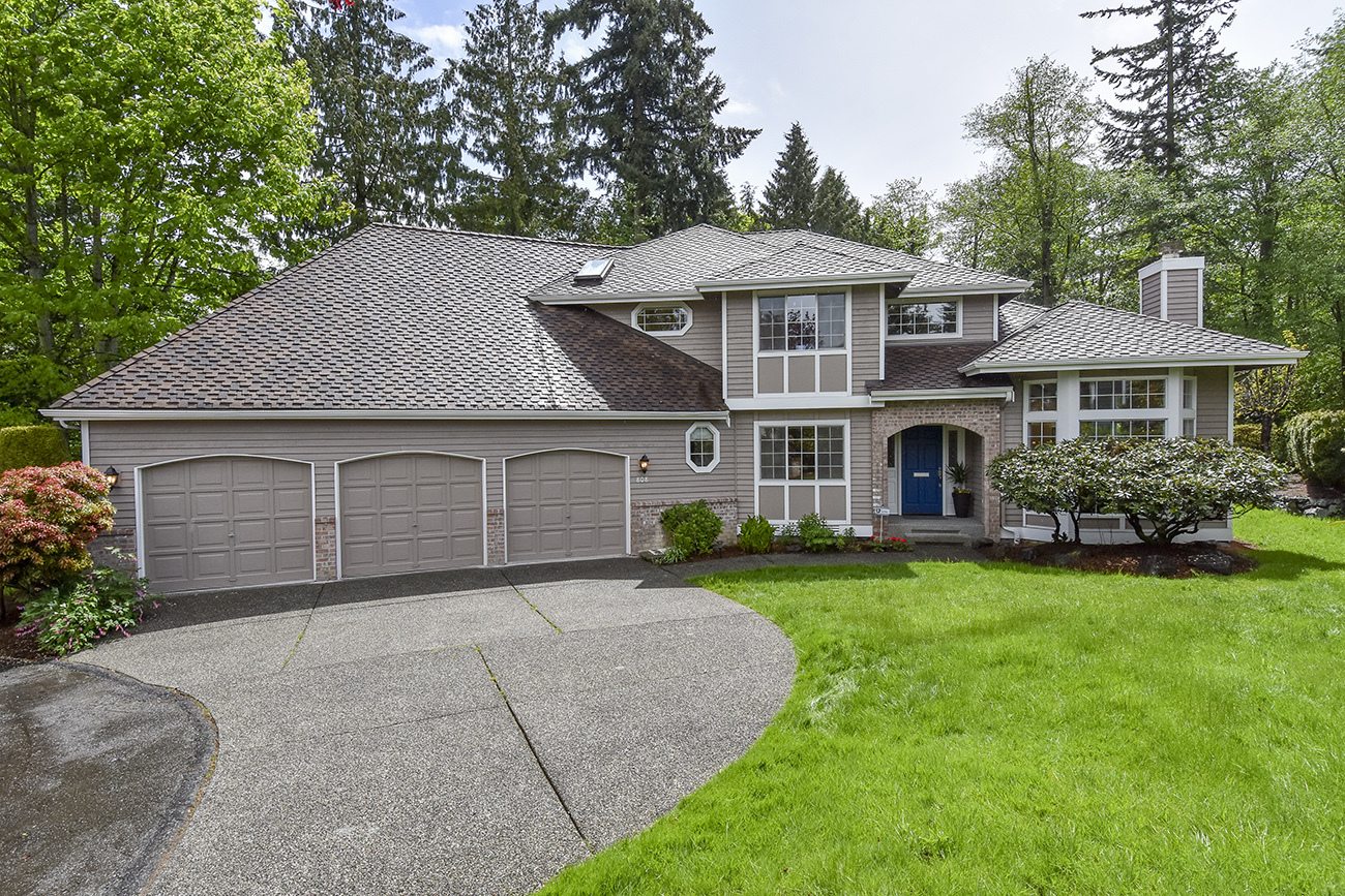 Property Photo:  808 172nd St SW  WA 98037 