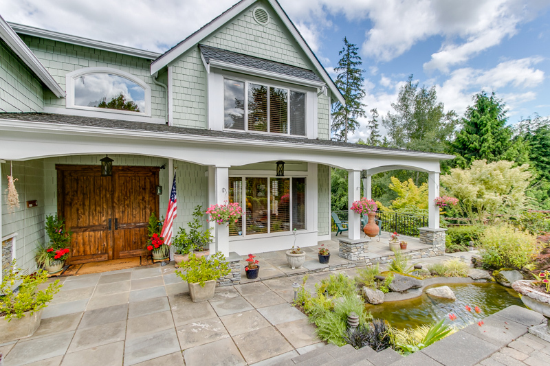 Property Photo: Entry 20121 NE 186th Ct WA 98077